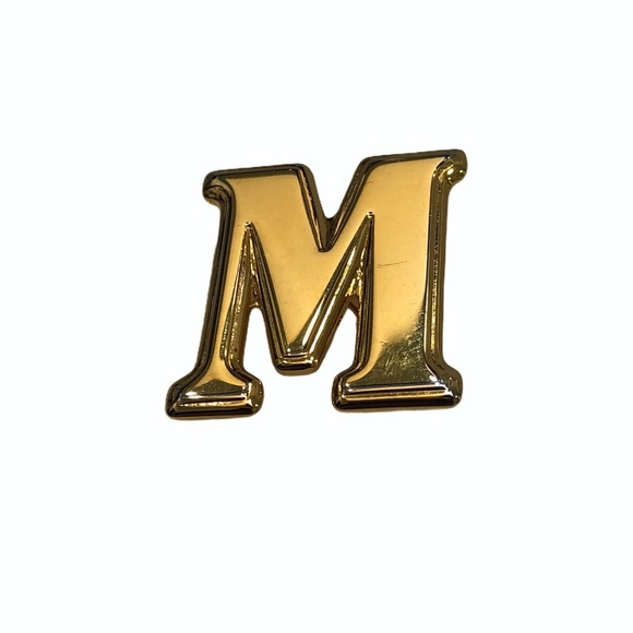 VINTAGE GOLD TONE "M" BLOCK LETTER BROOCH - Picture 7 of 14
